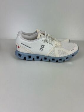 ON CLOUD 5 WHITE CHAMBRAY WOMENS SIZE 7.5 ATHLETIC RUNNING WALKING SHOE